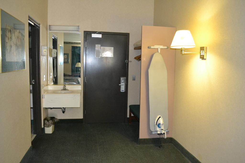 Hotel Super 8 By Wyndham Rocky Mount I-95 Exit 145 Battleboro Exterior foto